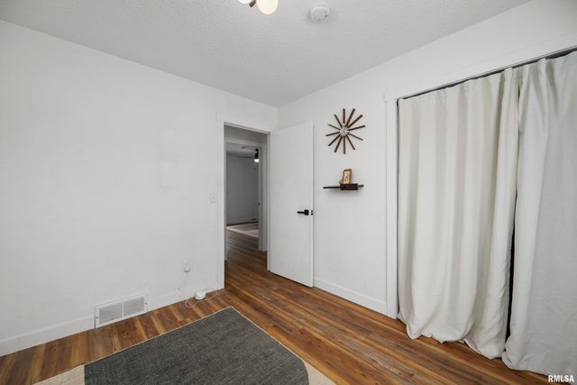 8325 55TH Street, Coal Valley, IL 61240