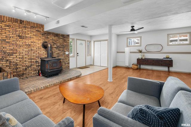 8325 55TH Street, Coal Valley, IL 61240