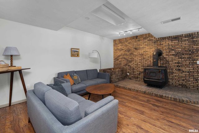 8325 55TH Street, Coal Valley, IL 61240