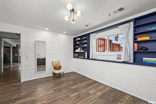 8325 55TH Street, Coal Valley, IL 61240