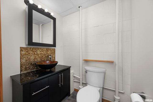 8325 55TH Street, Coal Valley, IL 61240