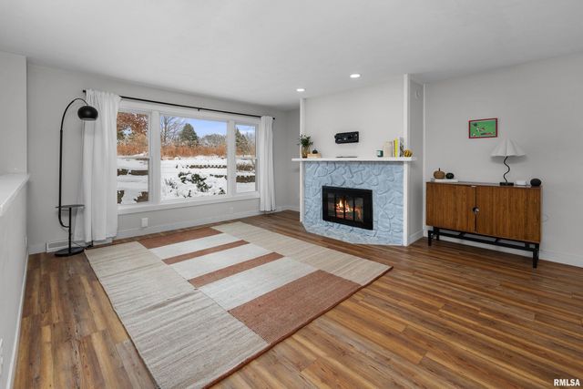 8325 55TH Street, Coal Valley, IL 61240