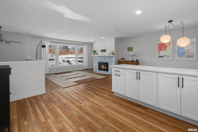 8325 55TH Street, Coal Valley, IL 61240