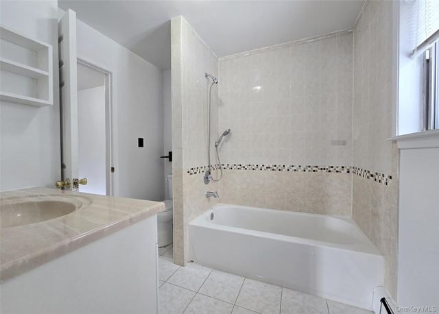 43 Fallen Leaf Road, Holbrook, NY 11741