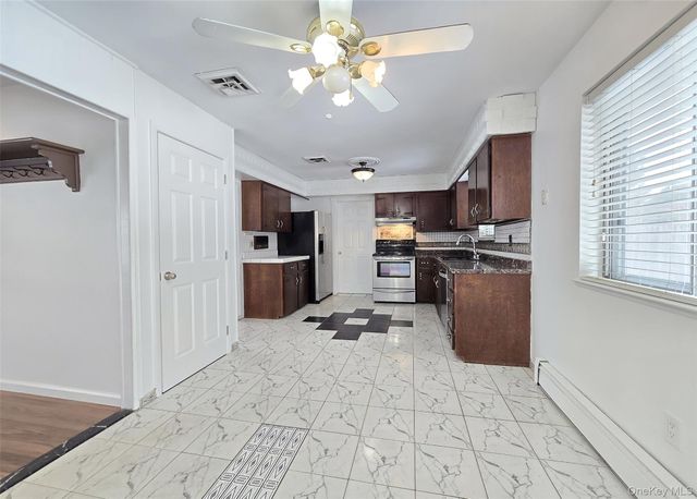 43 Fallen Leaf Road, Holbrook, NY 11741