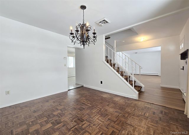 43 Fallen Leaf Road, Holbrook, NY 11741