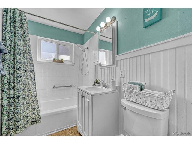 3650 S Delaware St, Englewood, CO 80110