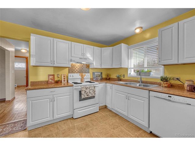 3650 S Delaware St, Englewood, CO 80110