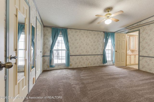 210 St Ives North, Lansing, MI 48906