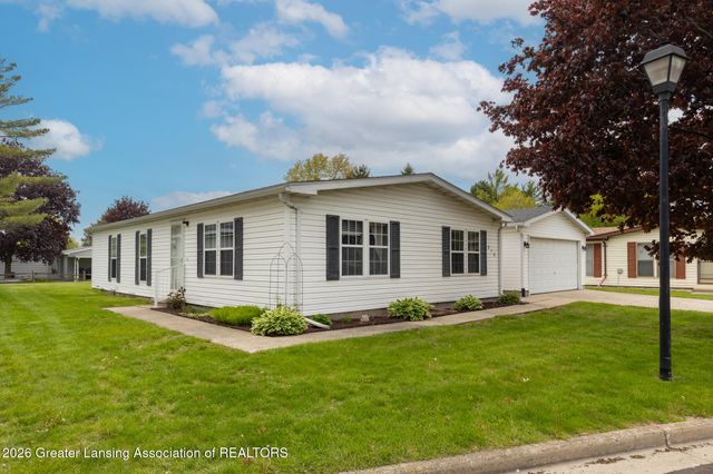 210 St Ives North, Lansing, MI 48906