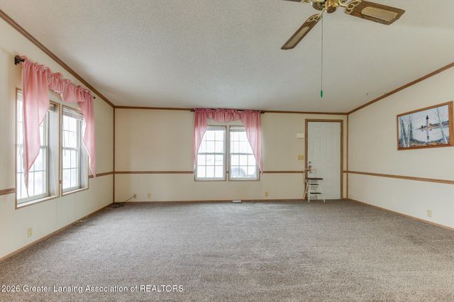 210 St Ives North, Lansing, MI 48906