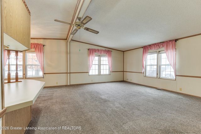 210 St Ives North, Lansing, MI 48906