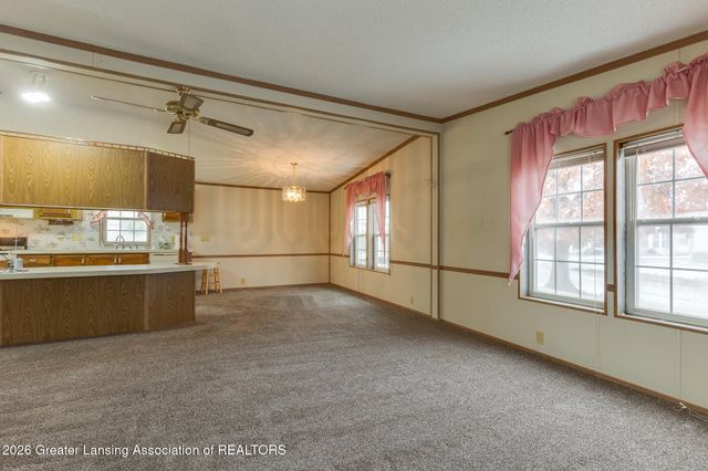 210 St Ives North, Lansing, MI 48906
