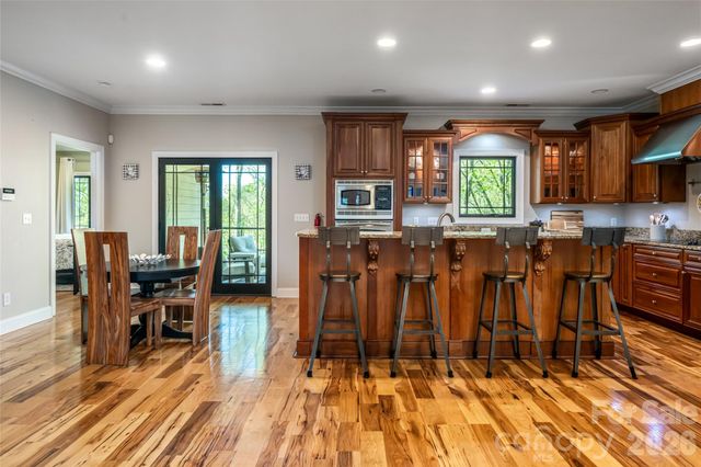 36 Snowshoe Drive, Asheville, NC 28803