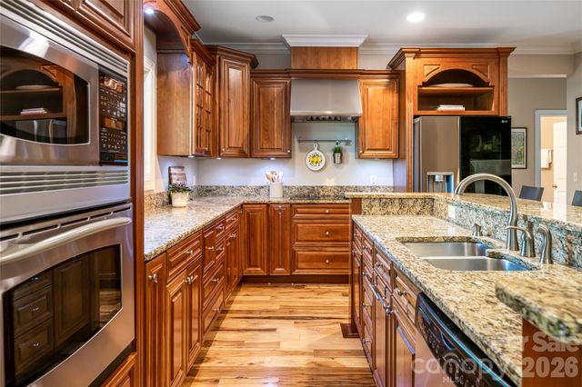 36 Snowshoe Drive, Asheville, NC 28803