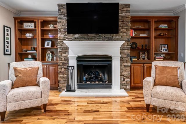 36 Snowshoe Drive, Asheville, NC 28803