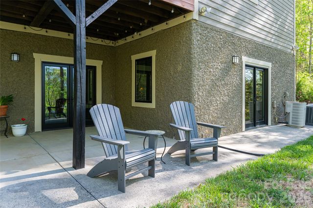 36 Snowshoe Drive, Asheville, NC 28803