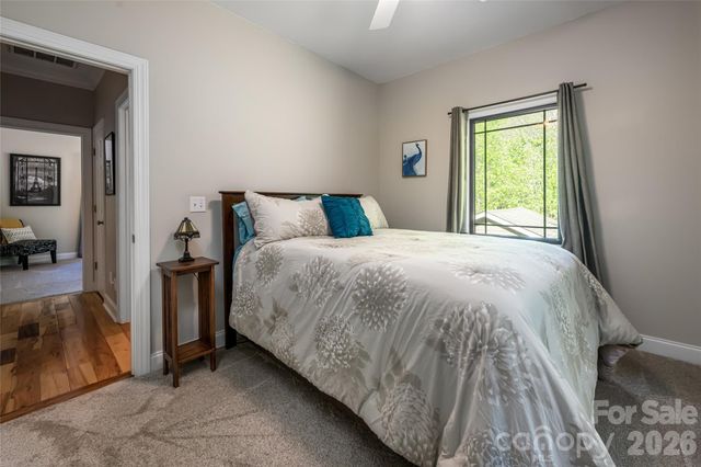 36 Snowshoe Drive, Asheville, NC 28803