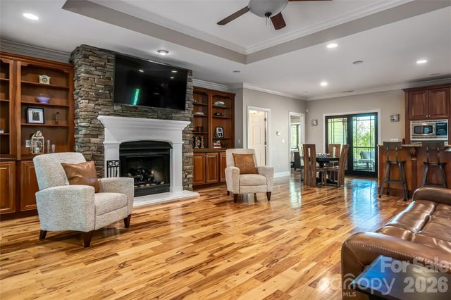 36 Snowshoe Drive, Asheville, NC 28803