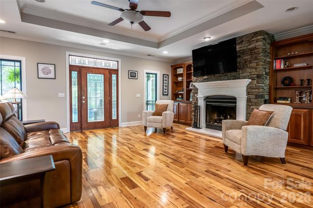 36 Snowshoe Drive, Asheville, NC 28803