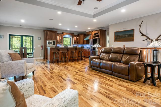 36 Snowshoe Drive, Asheville, NC 28803