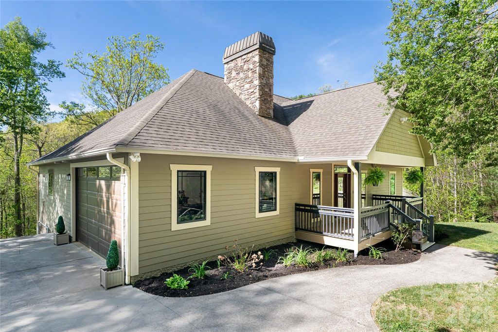 36 Snowshoe Drive, Asheville, NC 28803