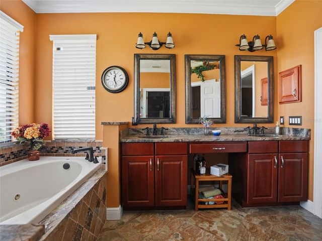 2707 LAKEBREEZE LANE S, Clearwater, FL 33759