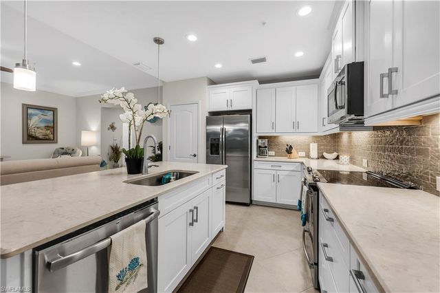 6959 Avalon CIR 1702, Naples, FL 34112