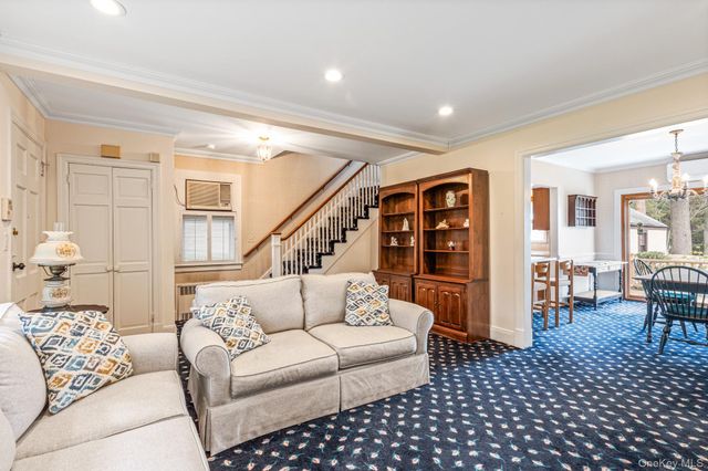 335 Warwick Avenue, Douglaston, NY 11363