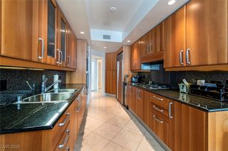 2877 Paradise Road 906, Las Vegas, NV 89109