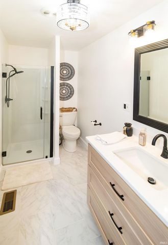 1477 W Eble Road, Boonville, IN 47601