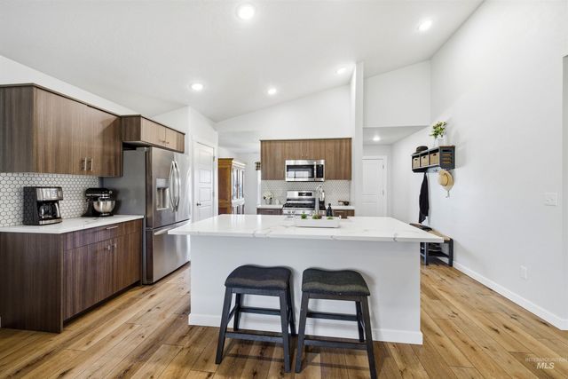 2904 S Alcamo Way, Meridian, ID 83642