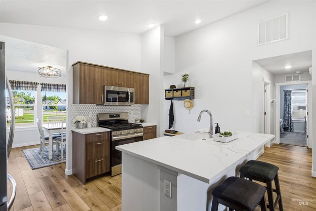 2904 S Alcamo Way, Meridian, ID 83642