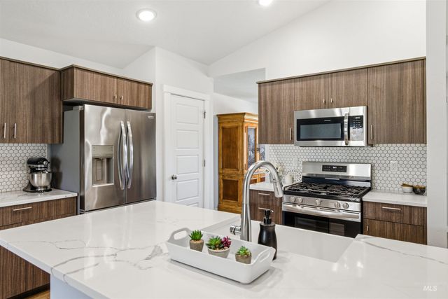2904 S Alcamo Way, Meridian, ID 83642