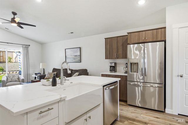 2904 S Alcamo Way, Meridian, ID 83642