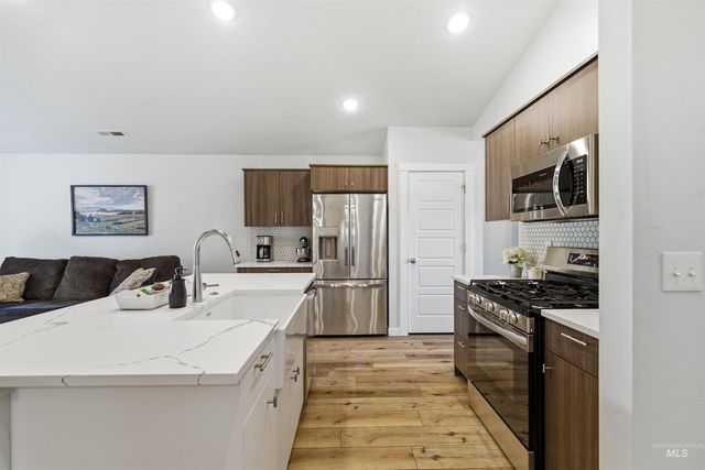 2904 S Alcamo Way, Meridian, ID 83642