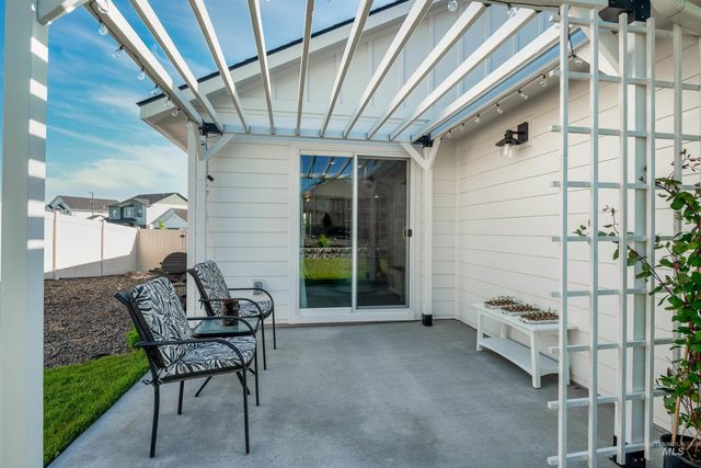2904 S Alcamo Way, Meridian, ID 83642