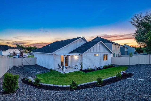 2904 S Alcamo Way, Meridian, ID 83642