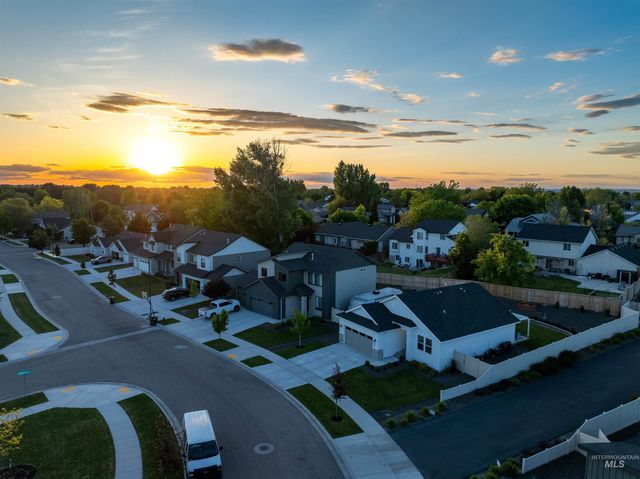 2904 S Alcamo Way, Meridian, ID 83642