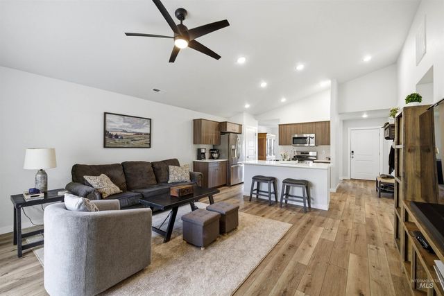 2904 S Alcamo Way, Meridian, ID 83642