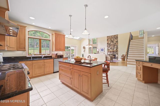 10 Castlehill Drive, Marlboro, NJ 07746