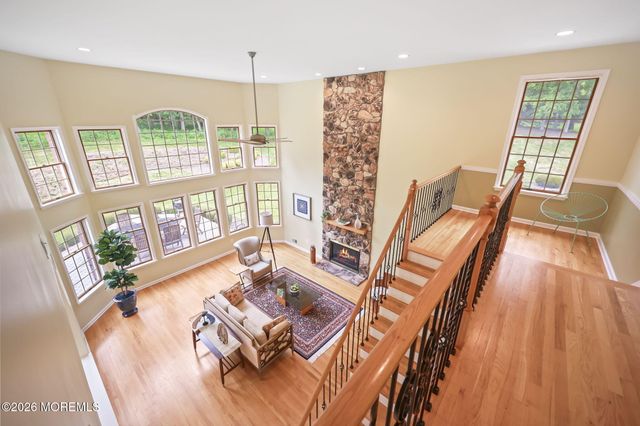 10 Castlehill Drive, Marlboro, NJ 07746