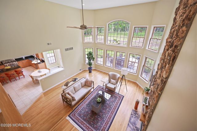 10 Castlehill Drive, Marlboro, NJ 07746