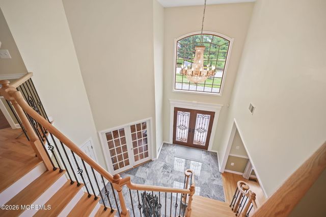 10 Castlehill Drive, Marlboro, NJ 07746