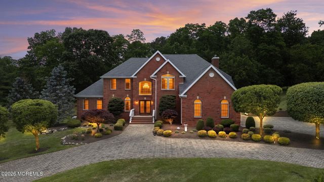 10 Castlehill Drive, Marlboro, NJ 07746