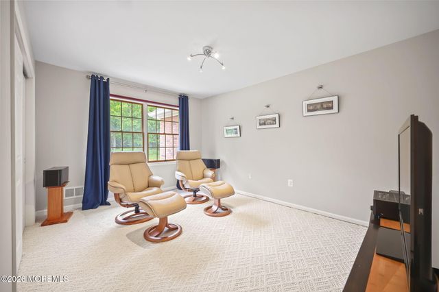 10 Castlehill Drive, Marlboro, NJ 07746