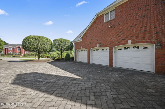 10 Castlehill Drive, Marlboro, NJ 07746