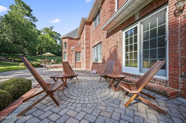 10 Castlehill Drive, Marlboro, NJ 07746