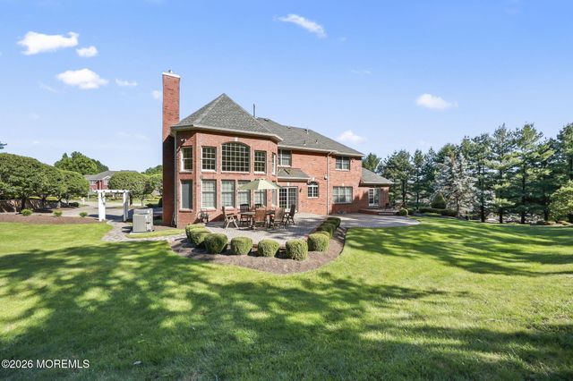 10 Castlehill Drive, Marlboro, NJ 07746