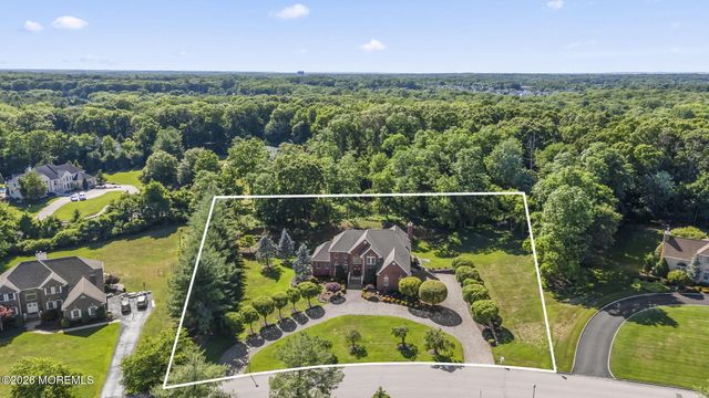 10 Castlehill Drive, Marlboro, NJ 07746